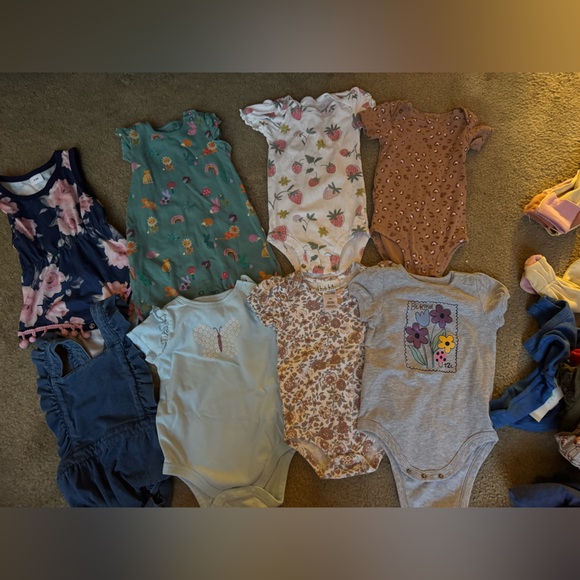 Huge Baby girls 6-9 lot - Picture 4 of 8